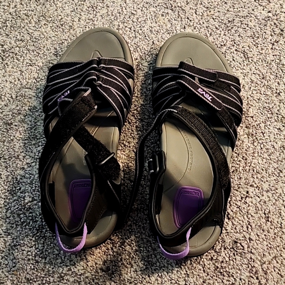 Used Women's Teva Tirra Sandals